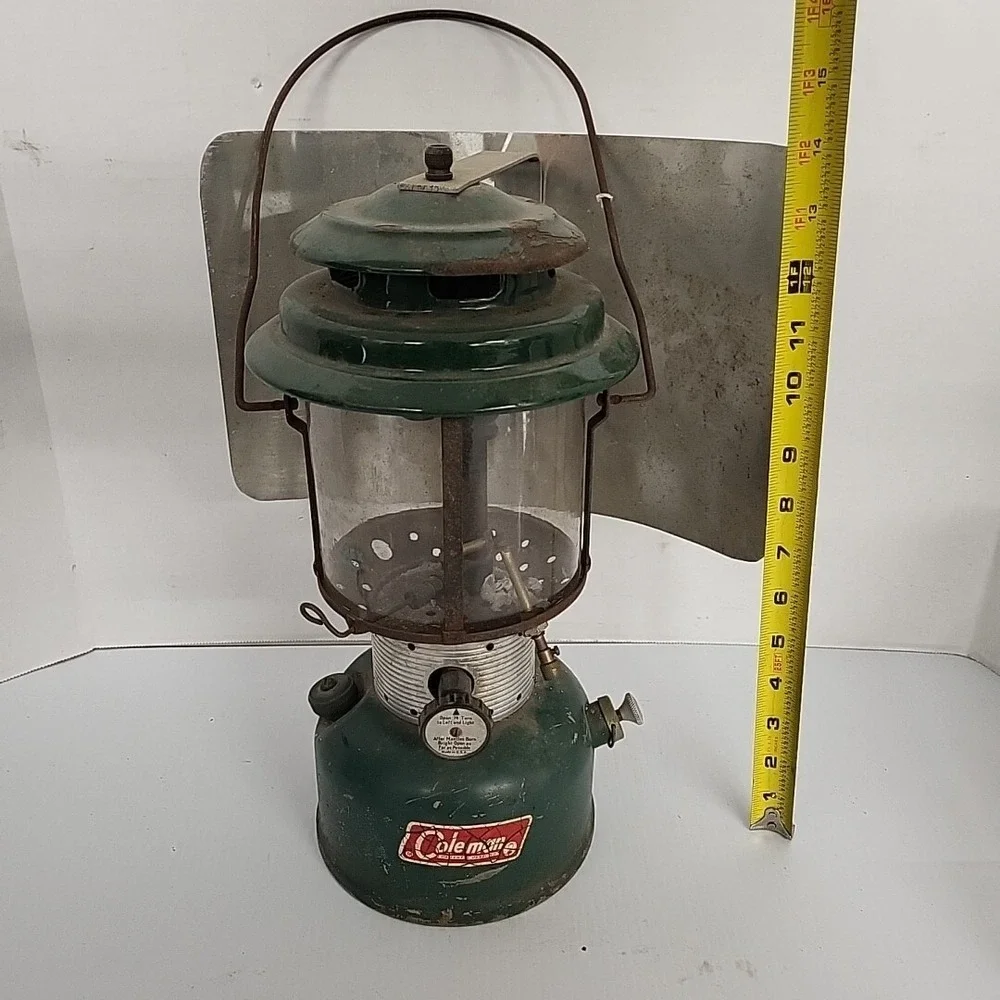 Coleman‎ Lantern 1971 Model 22OF W/ Shield